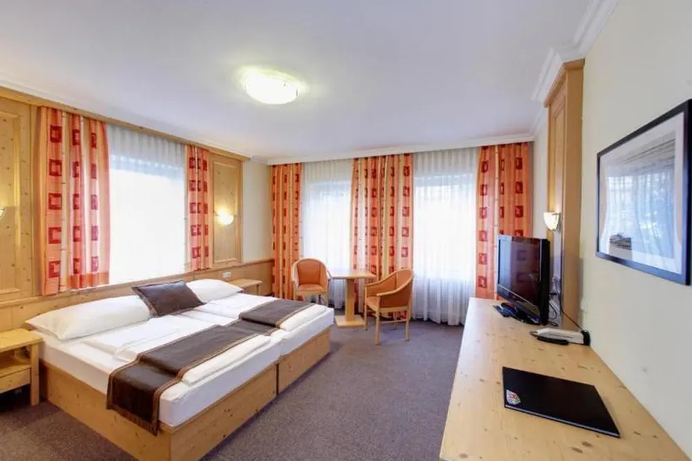 to zu 2-Tages-Ausflug ins Salzkammergut, Ansicht Zimmer Hotel Magerl